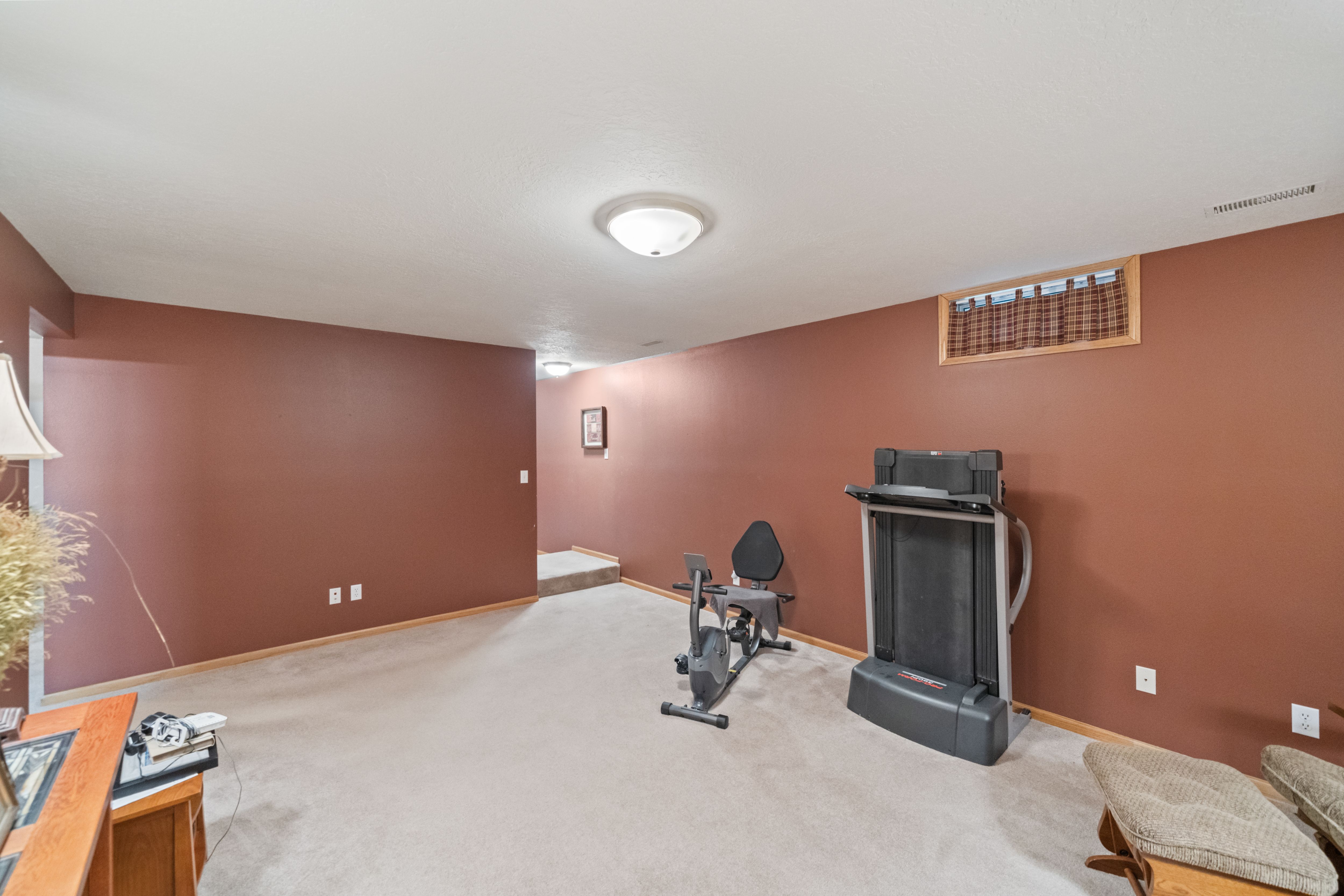Listing Photo: 106 W Franklin Ave, Indianola, IA 50125-36
